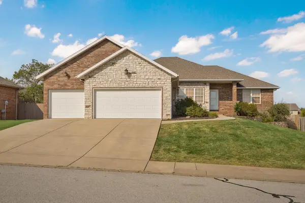 905 N 21st Avenue, Ozark, MO 65721