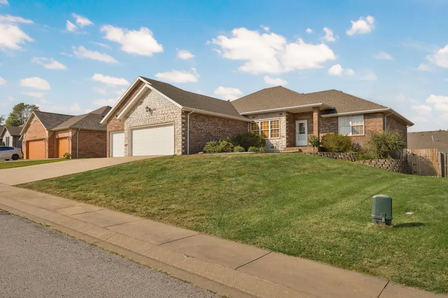 905 N 21st Avenue, Ozark, MO 65721 - #2