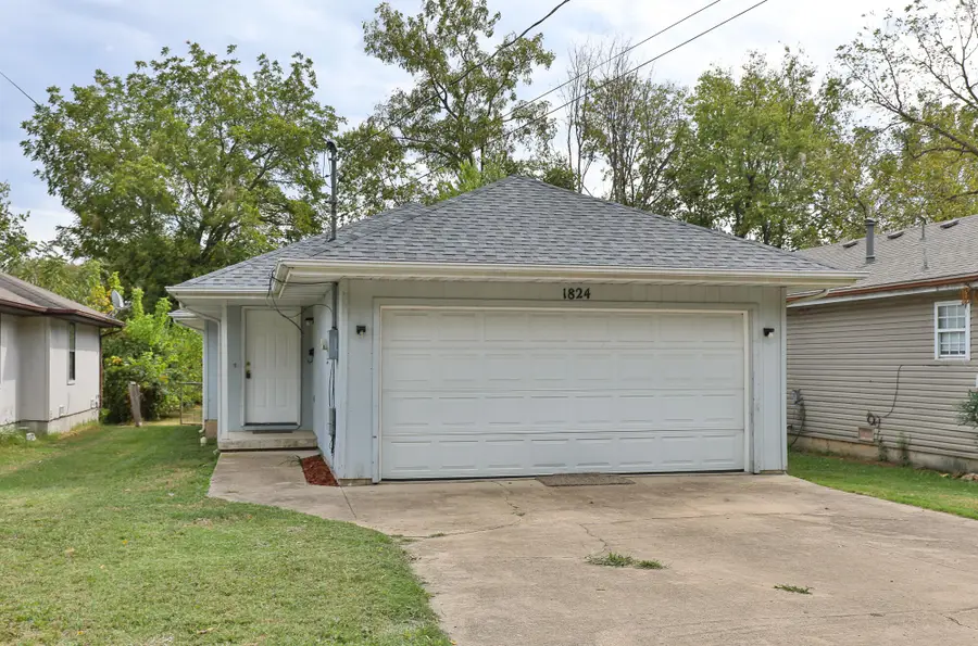 1824 N Golden Avenue, Springfield, MO 65802 - #3