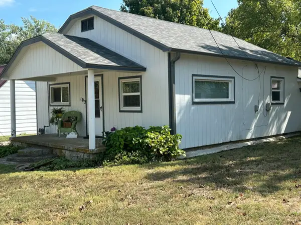 102 Broadway Street, Exeter, MO 65647