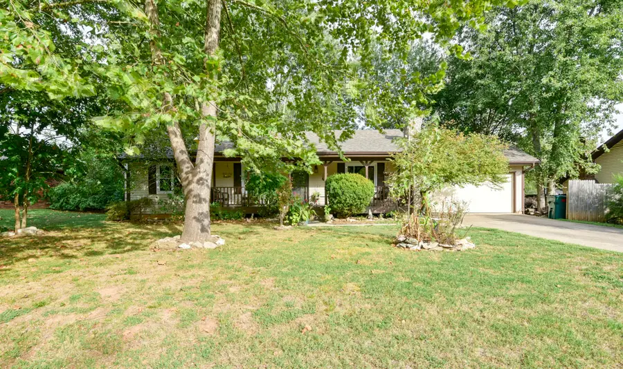 4050 S El Fiesta Avenue, Springfield, MO 65807 - #2