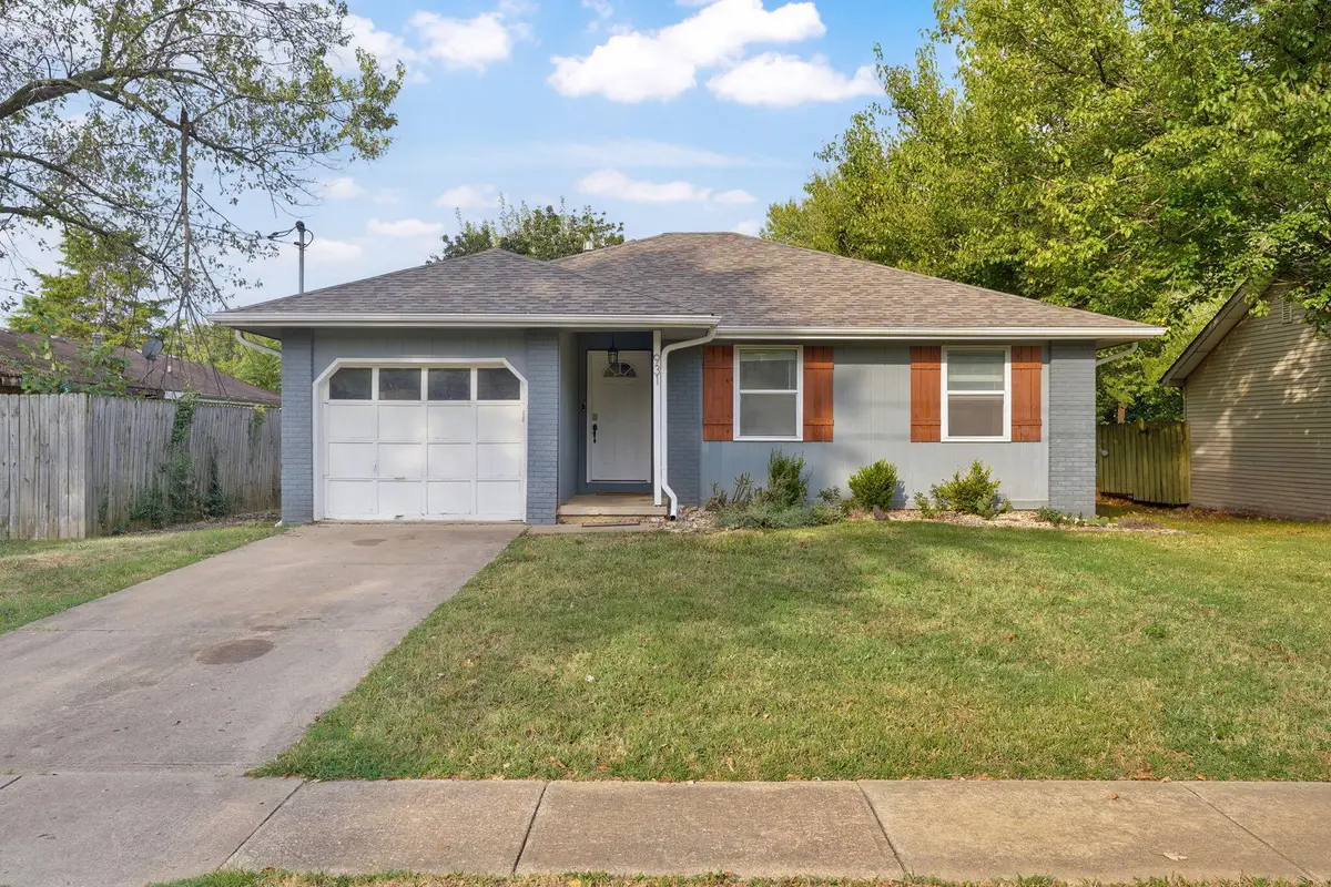 931 S Main Avenue, Springfield, MO 65806 - #1