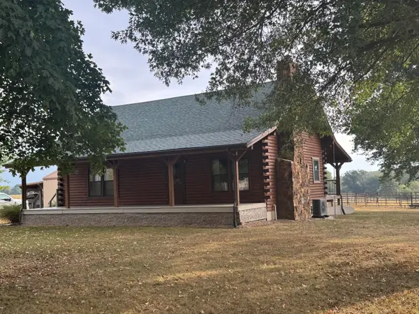 4452 S 70th Road, Bolivar, MO 65613