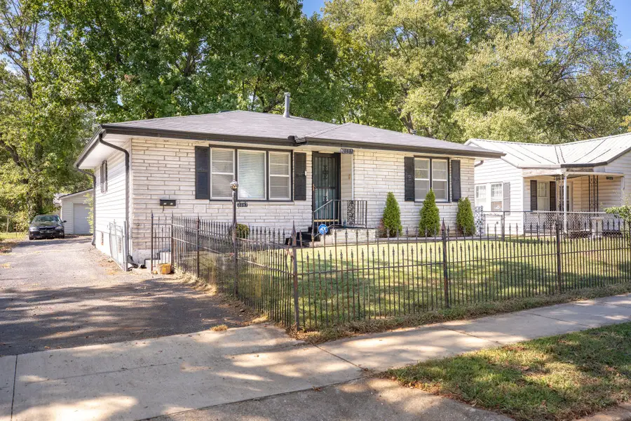 2037 N Weller Avenue, Springfield, MO 65803 - #2