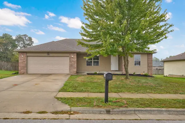 114 Spruce Avenue, Clever, MO 65631