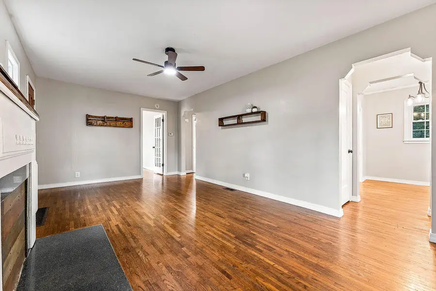 101 W Grand Avenue, Neosho, MO 64850 - #2
