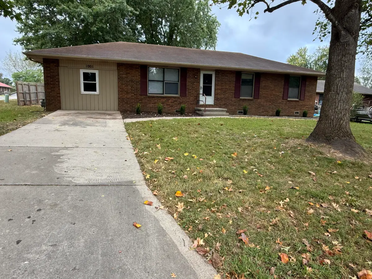 1001 N 13th Avenue, Ozark, MO 65721 - #1