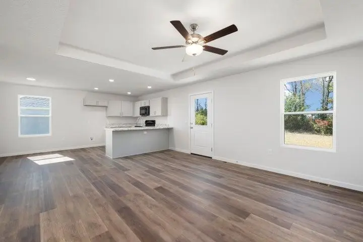1325 W Maurice Drive, Bolivar, MO 65613 - #2
