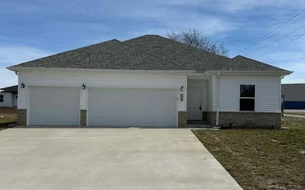 1325 W Kay Street, Bolivar, MO 65613