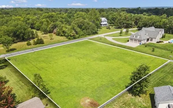 1454 S Country Club Road, Carthage, MO 64836