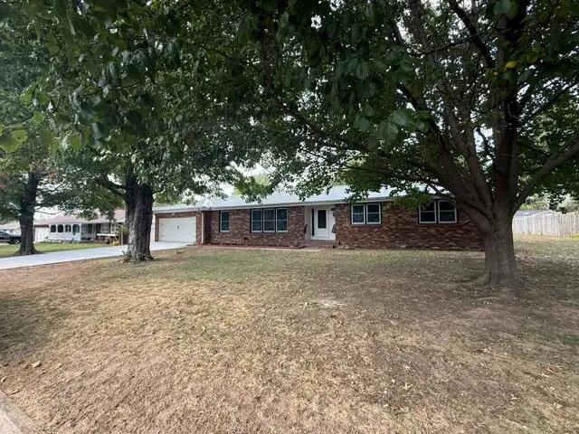 811 Richards Drive, Mountain Grove, MO 65711 - #1