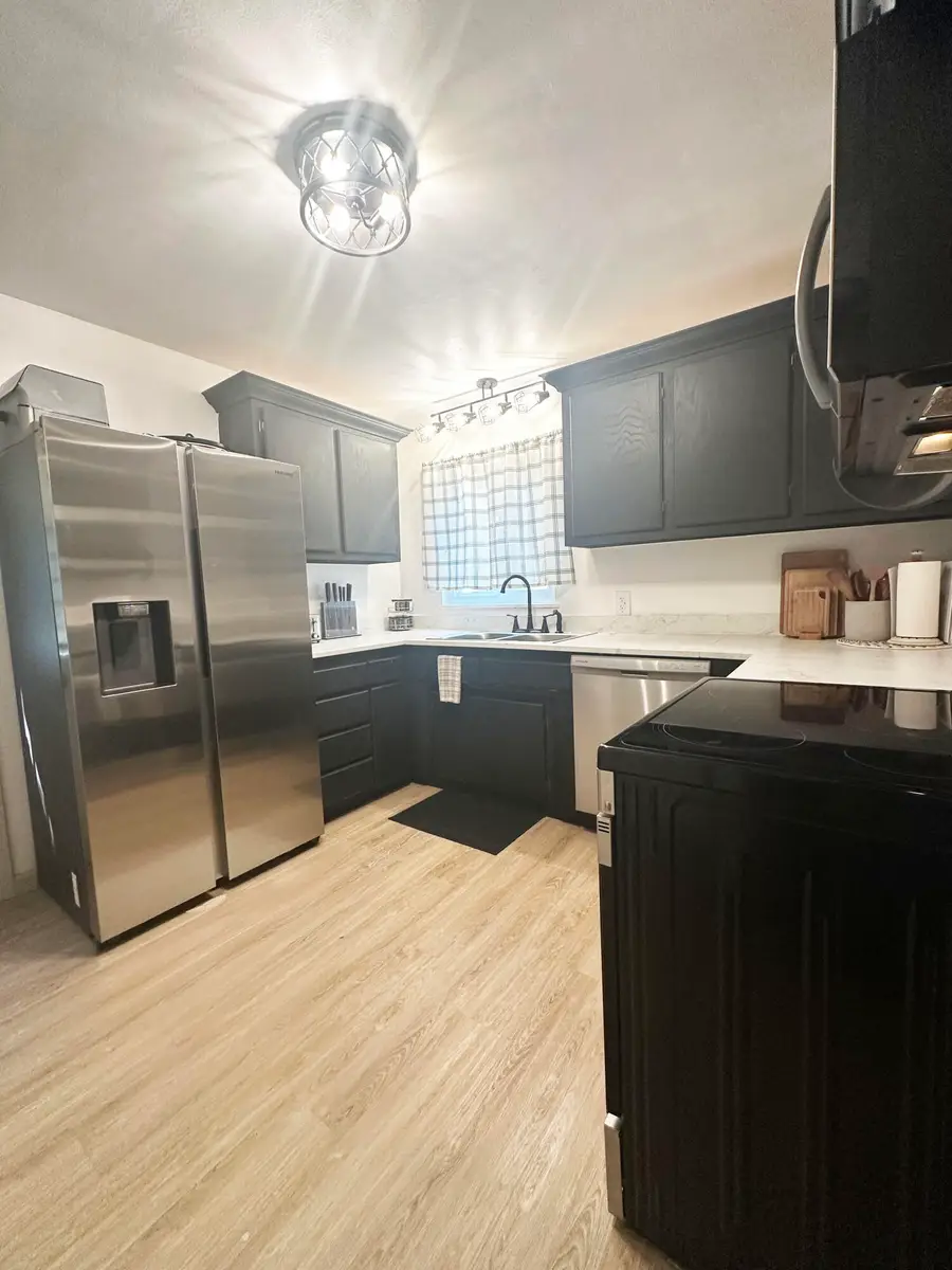 1847 S Weaver Avenue, Springfield, MO 65807 - #3
