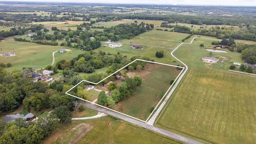 2033 W Union Chapel Road, Nixa, MO 65714 - #2