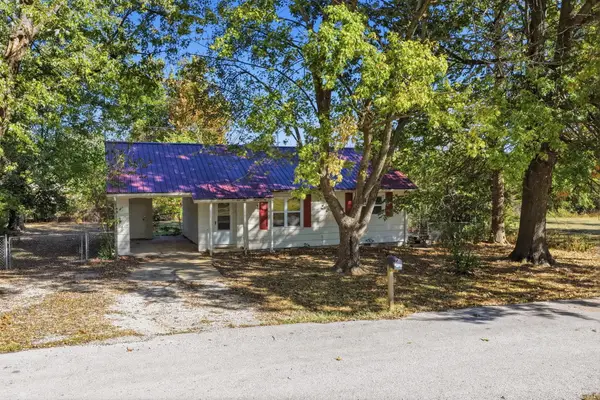1405 W Benton Street, Buffalo, MO 65622