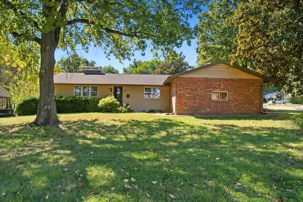 2904 E Eastmoor Drive, Springfield, MO 65804