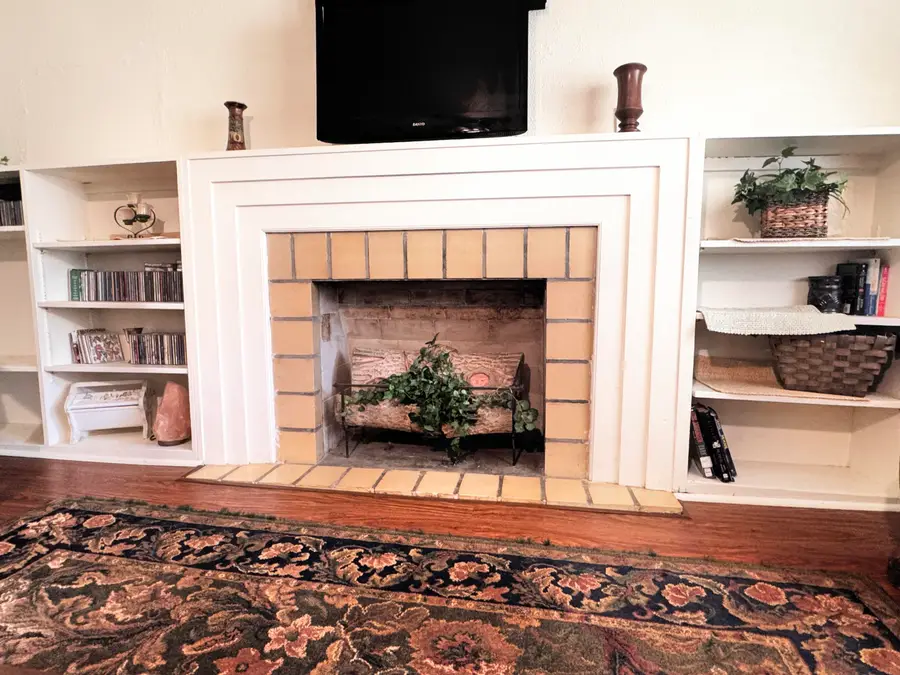 1016 E Cherokee Street, Springfield, MO 65807 - #3