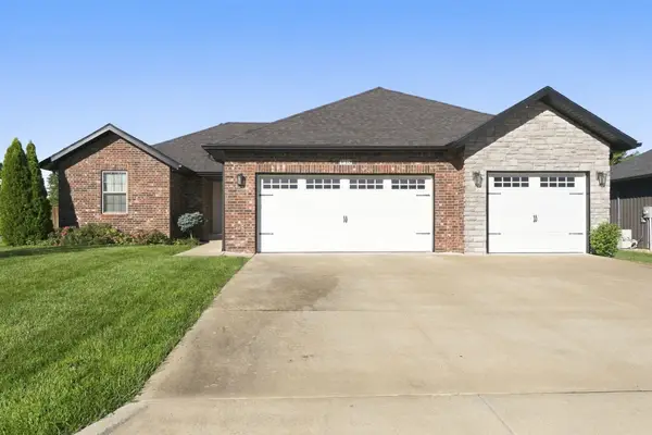 413 N Maplecrest Drive, Nixa, MO 65714