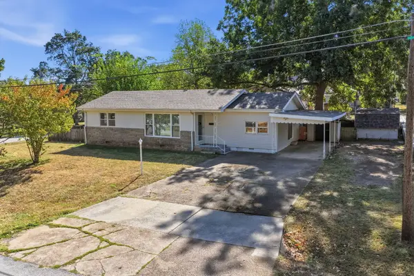 310 E Freeman Street, Bolivar, MO 65613