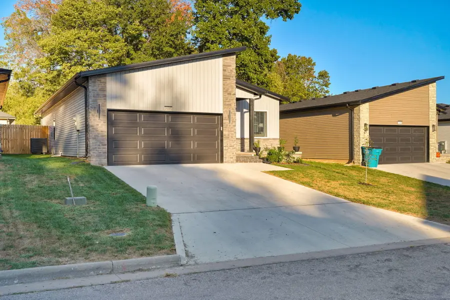 2605 N Prospect Avenue, Springfield, MO 65803 - #2