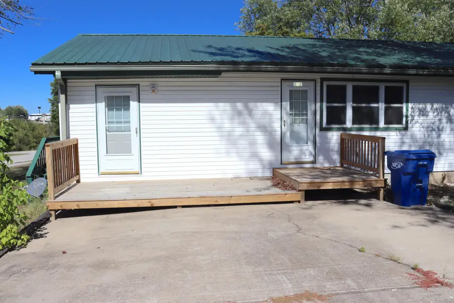 232 E Miller Street, Mansfield, MO 65704 - #2