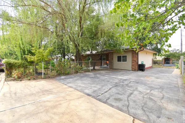 2303 S Orchard Avenue, Bolivar, MO 65613