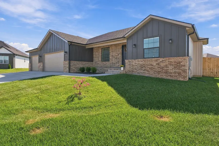 871 S Irontree Court, Nixa, MO 65714 - #3