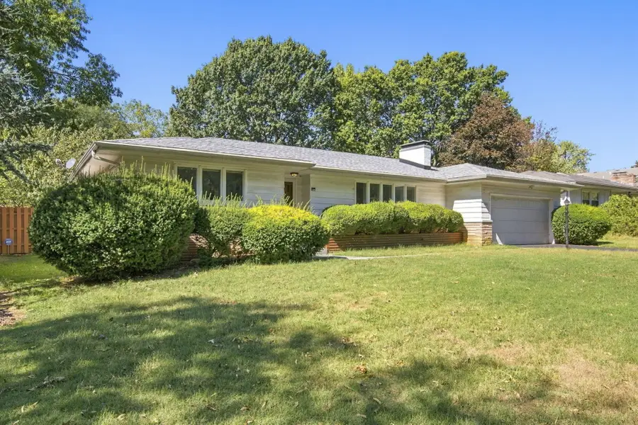 2141 S Luster Avenue, Springfield, MO 65804 - #3