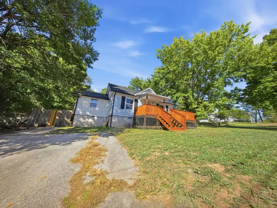 307 E Robertson Street, Ozark, MO 65721 - #3