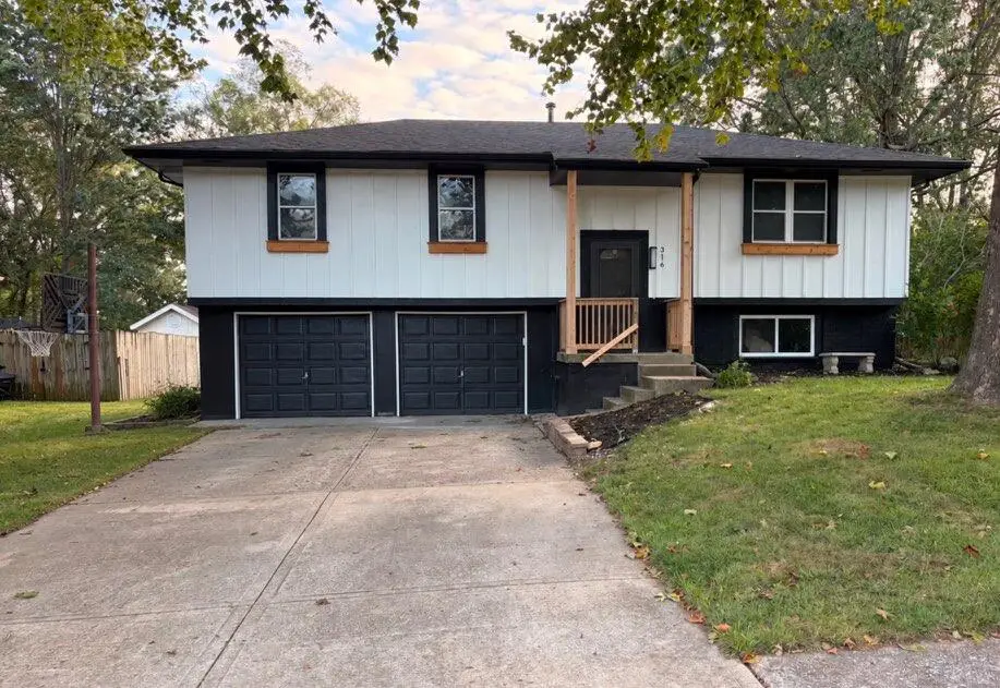 316 SW Killarney Lane, Blue Springs, MO 64015 - #1