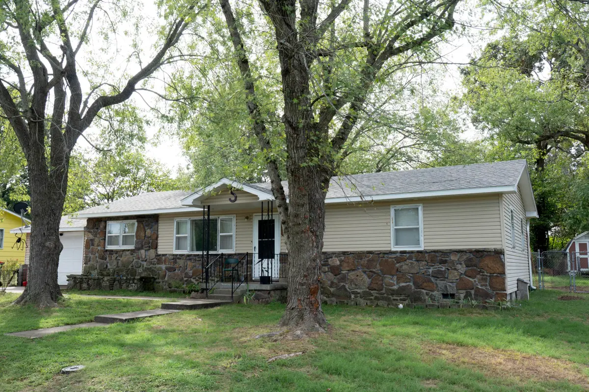 108 W Center Street, Goodman, MO 64843 - #1