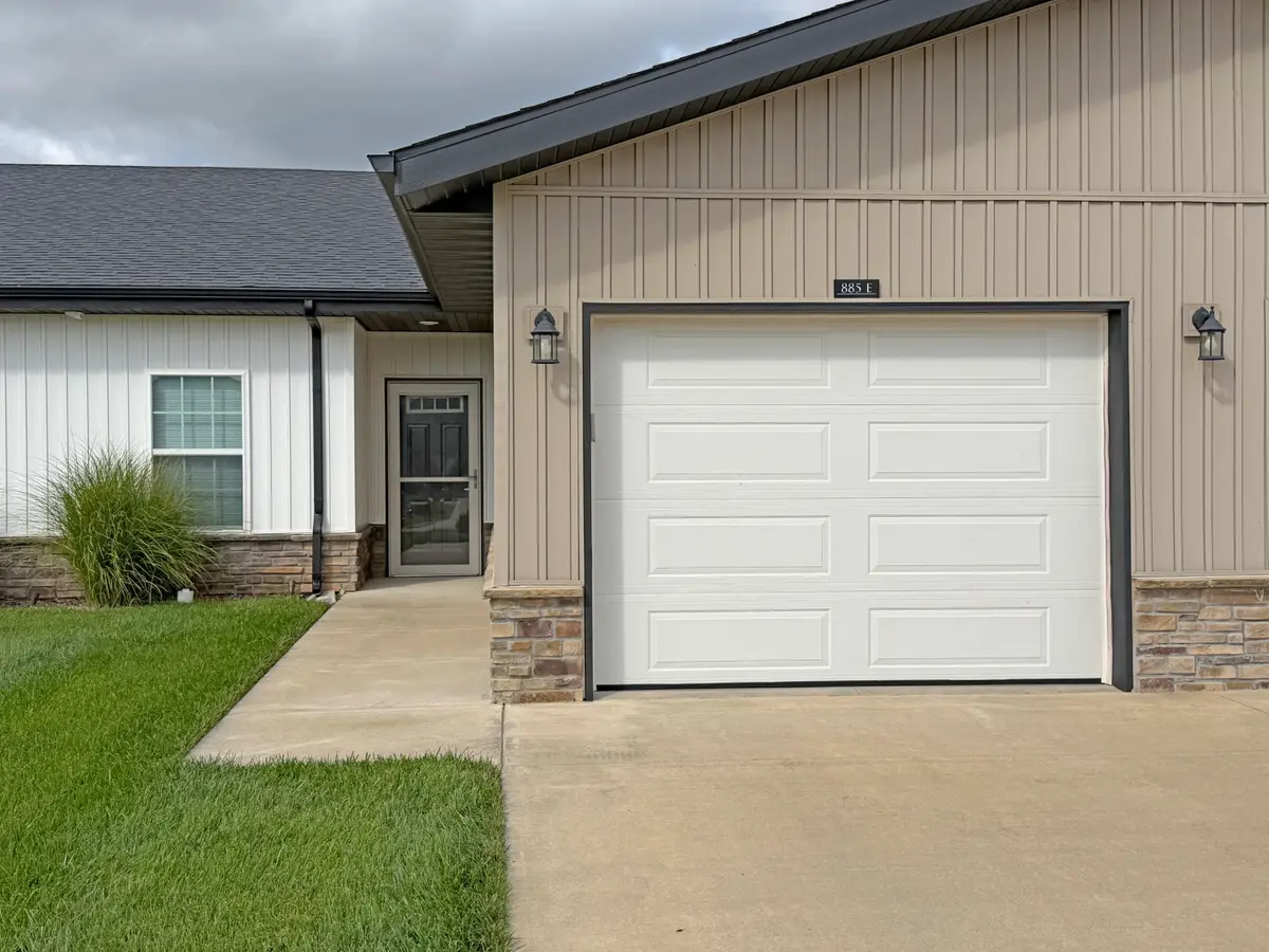 885e W Logan Street, Rogersville, MO 65742 - #1