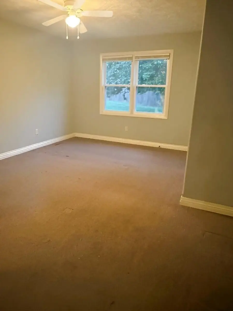 623 E Woodland Street, Republic, MO 65738 - #3