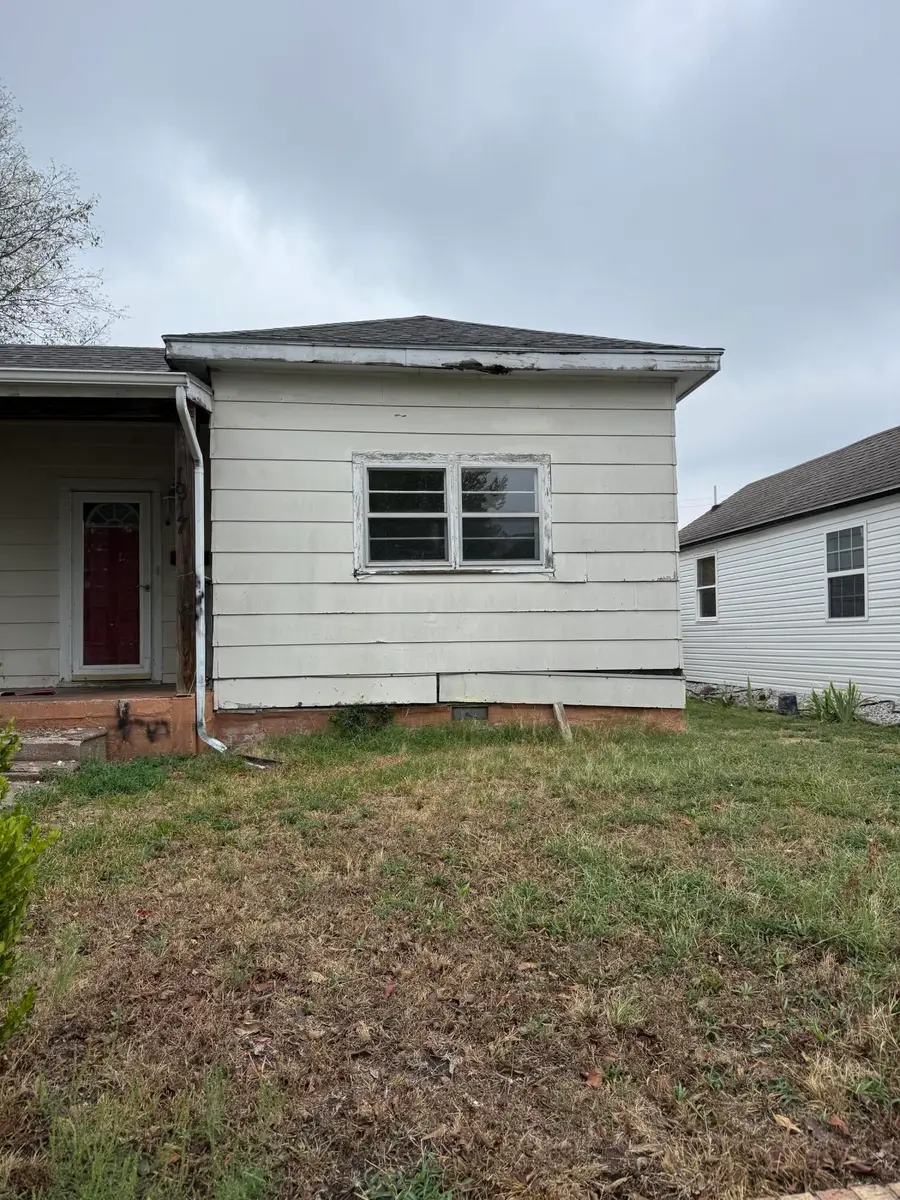1917 S Pennsylvania Avenue, Joplin, MO 64804 - #2