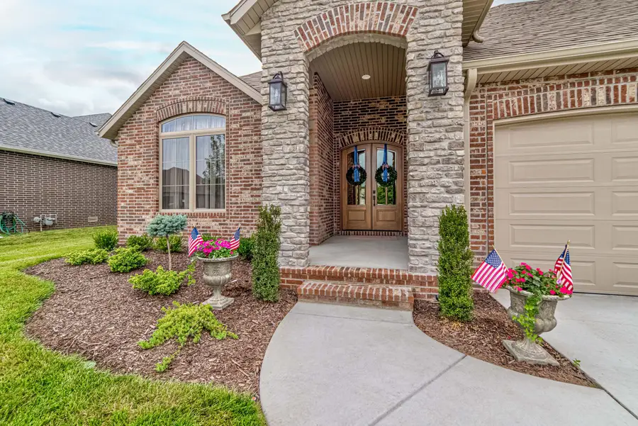 760 S Thornridge Drive, Springfield, MO 65809 - #2