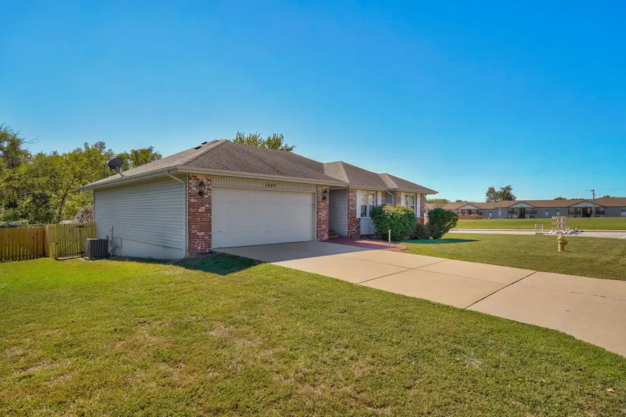 1542 W Deerfield Street, Springfield, MO 65807 - #3