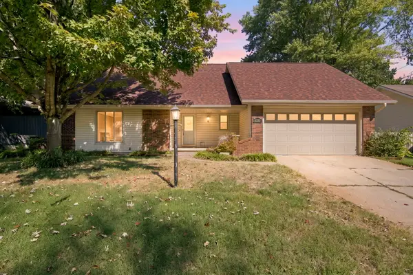 1537 E Price Street, Springfield, MO 65804