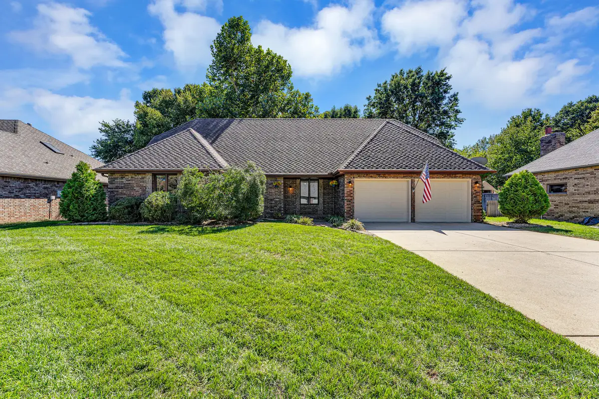 2016 E Lakewood Street, Springfield, MO 65804 - #1