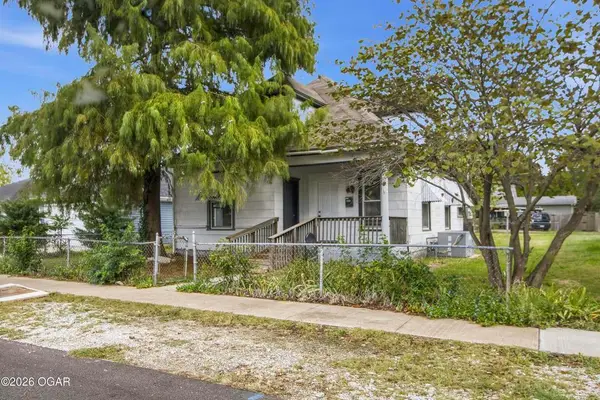 715 N Oak Street, Webb City, MO 64870