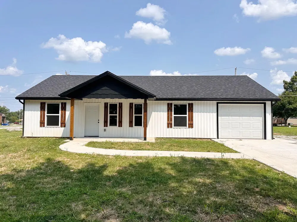 108 W Barrett Avenue, Walker, MO 64790 - #1