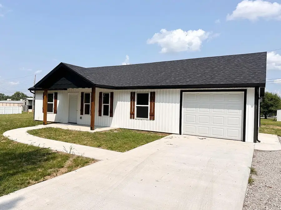 108 W Barrett Avenue, Walker, MO 64790 - #3