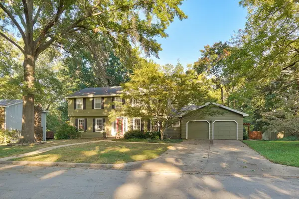 2926 S Versailles Avenue, Springfield, MO 65804