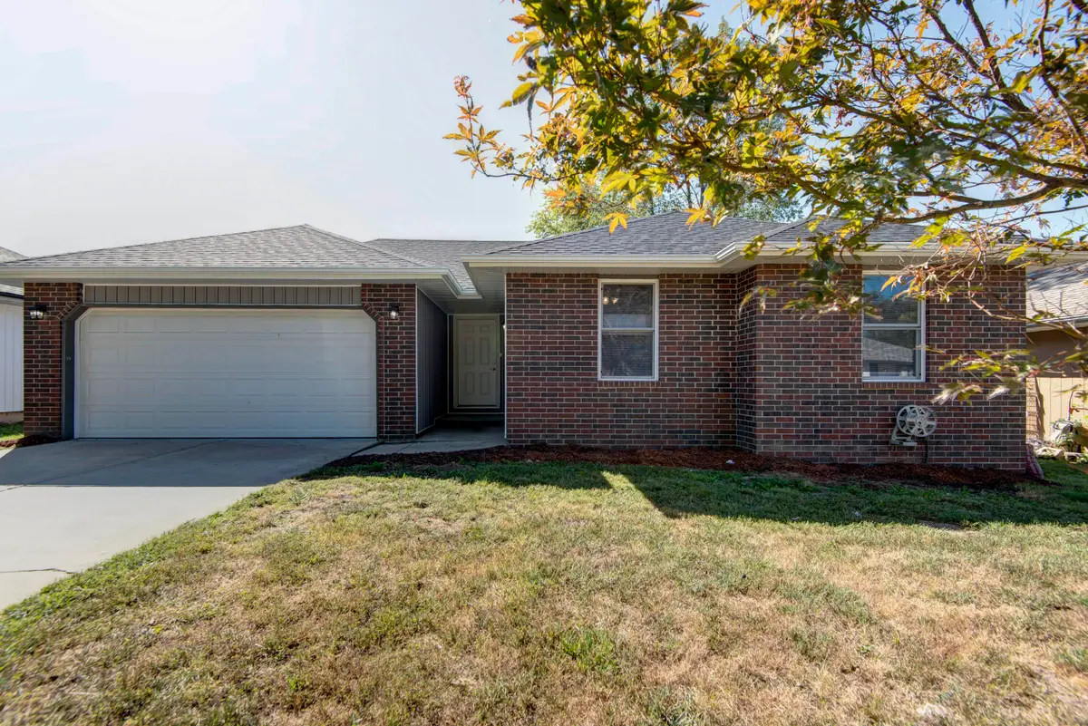 3202 W Calhoun Street, Springfield, MO 65802 - #1