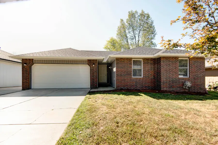 3202 W Calhoun Street, Springfield, MO 65802 - #2
