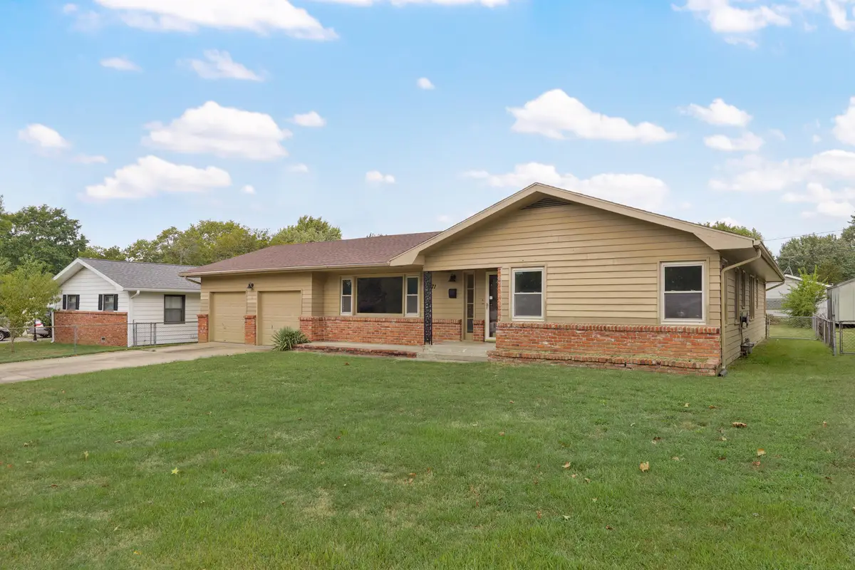 3171 E Linwood Street, Springfield, MO 65804 - #1