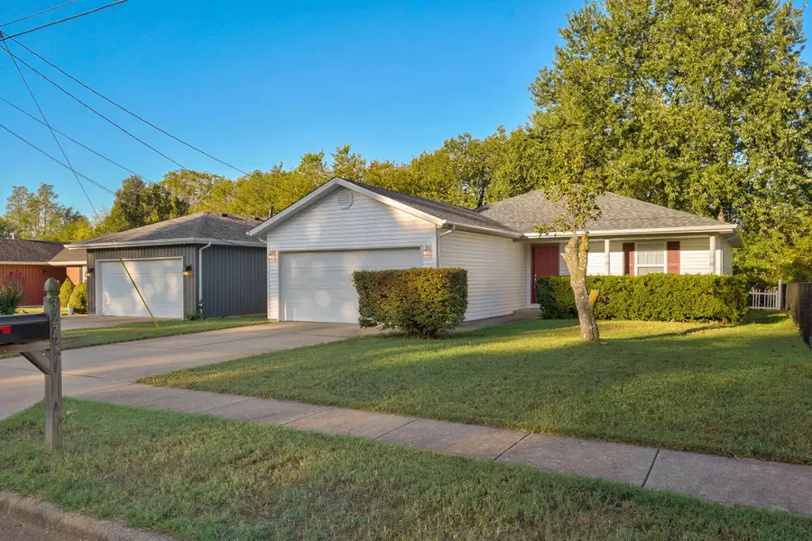 327 N Westport Avenue, Springfield, MO 65802 - #2