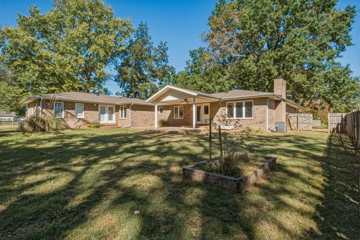 421 W County Street, Monett, MO 65708 - #1