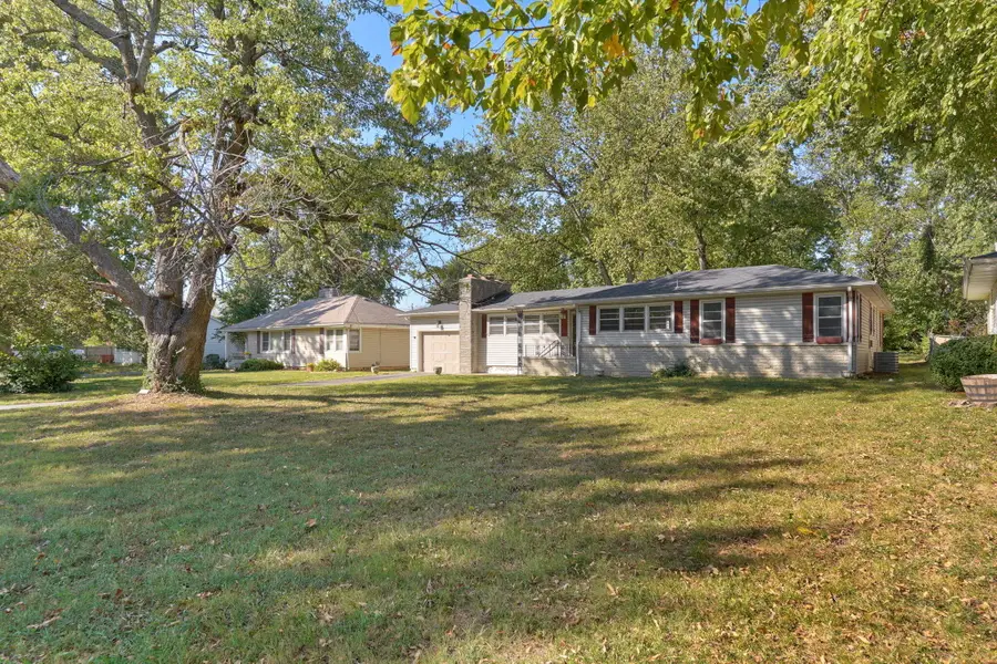 1933 E Wayland Street, Springfield, MO 65804 - #3