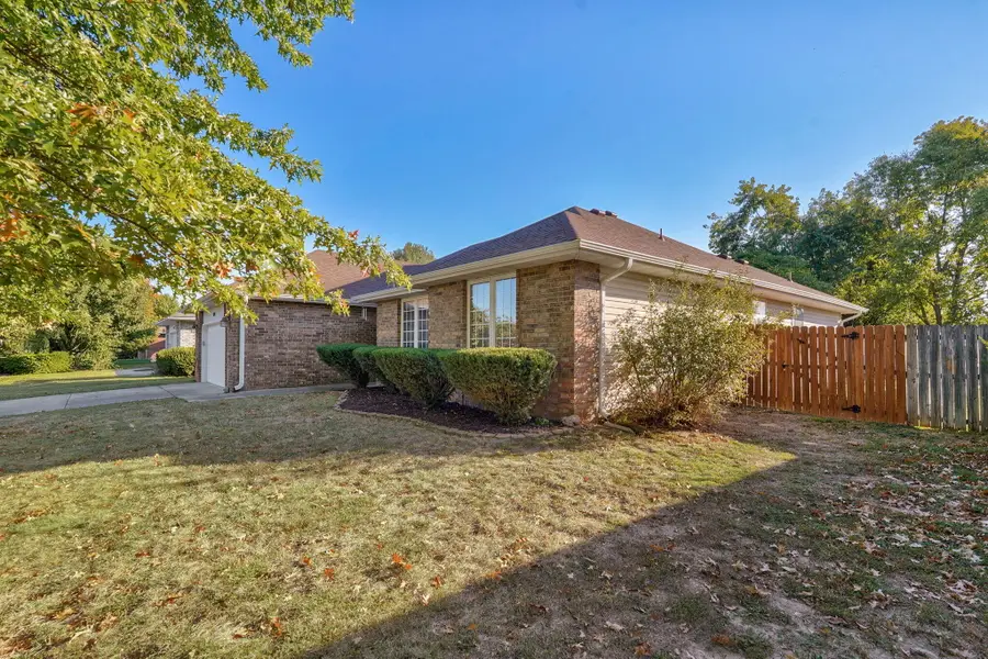 5038 S Red Oak Street, Battlefield, MO 65619 - #3