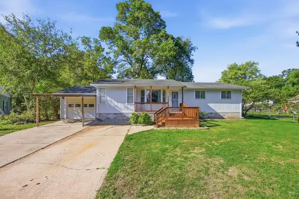 1406 Knapp Court, Neosho, MO 64850