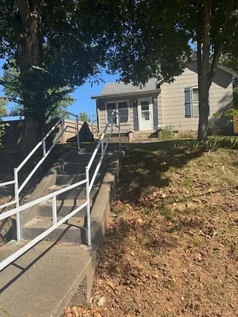 208 N Myrtle Street, Pierce City, MO 65723